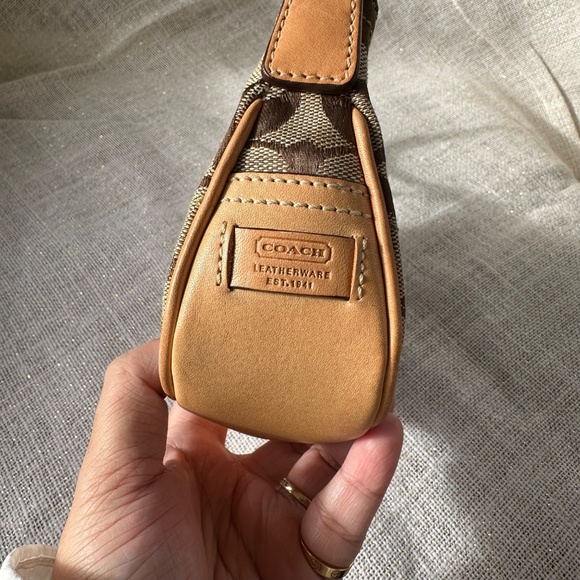 Coach Y2K Mini Soho Buckle Bag (E3U-6362) - Picture 9 of 15